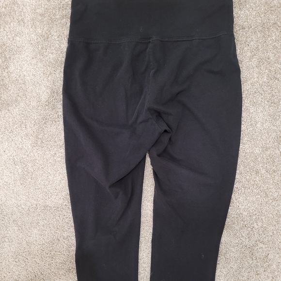 Thyme Maternity crop leggings - Picture 2 of 5